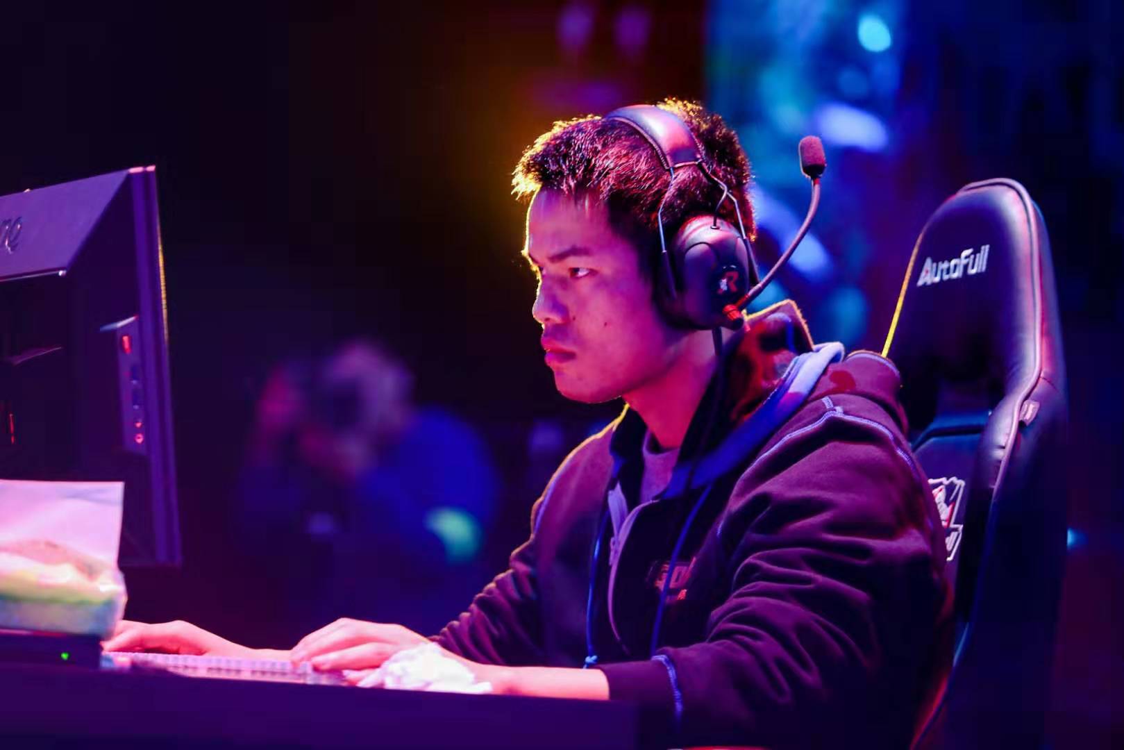 库明加与勇士双输局面何时解决？ 帕金斯：不确定性会影响库里心态